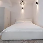 Family Apartments - Guesthouse Vranjes