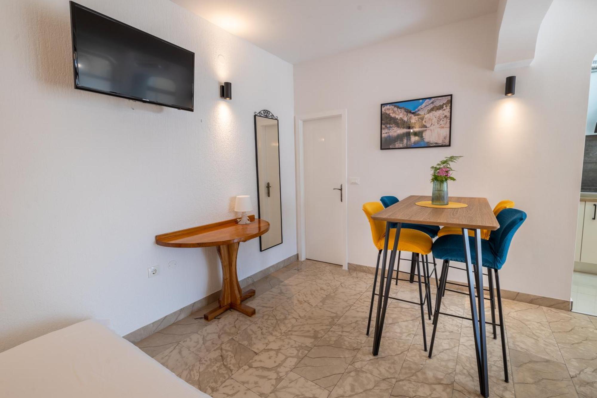 Family - Vranjes Guest house 3*